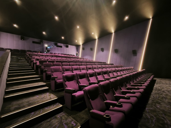 Harga tiket Platinum Cineplex Eastvara BSD - Jadwal Platinum Cineplex Eastvara BSD - Beli tiket Platinum Cineplex online